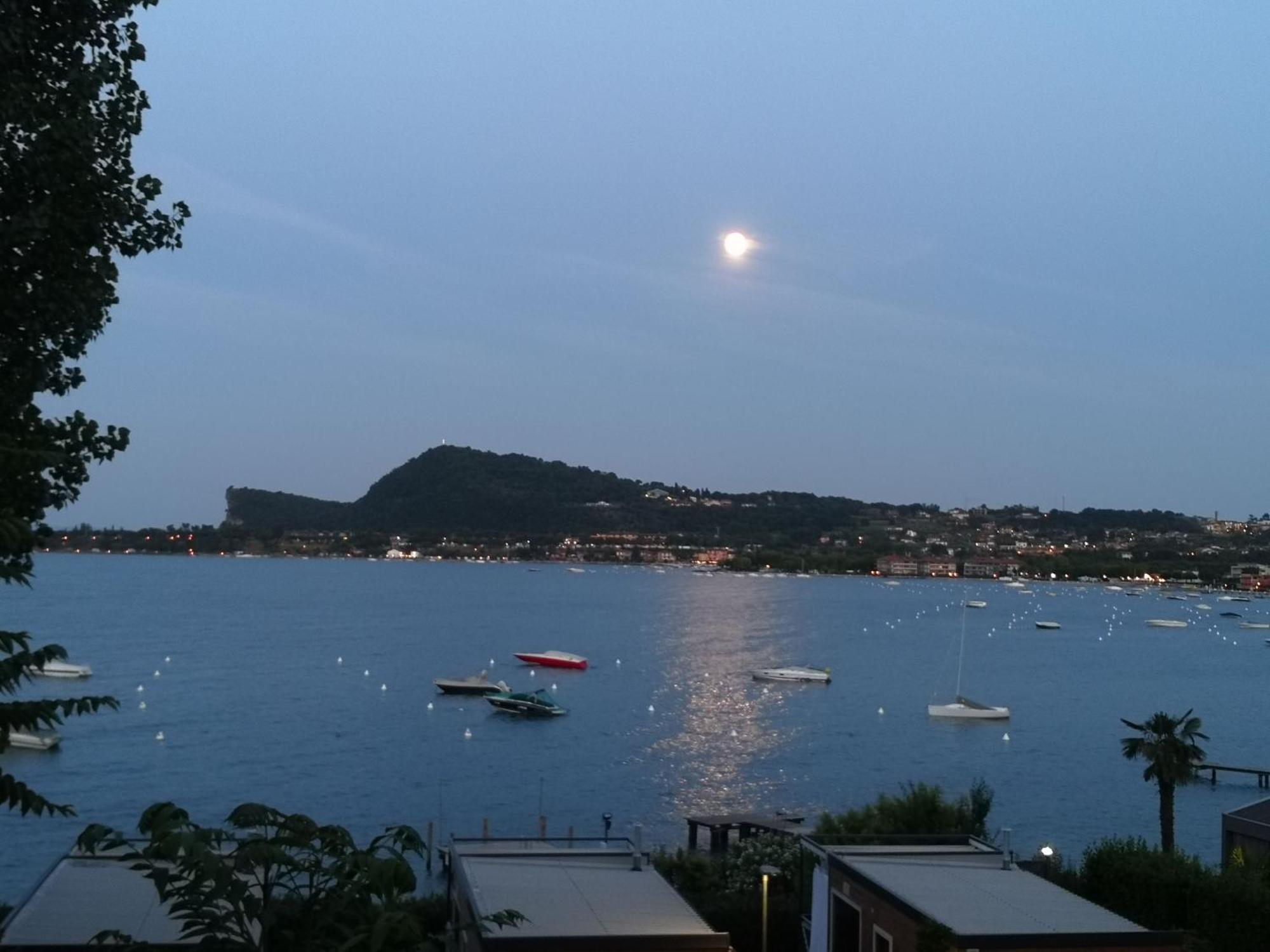 Note Di Lago Manerba del Garda Εξωτερικό φωτογραφία